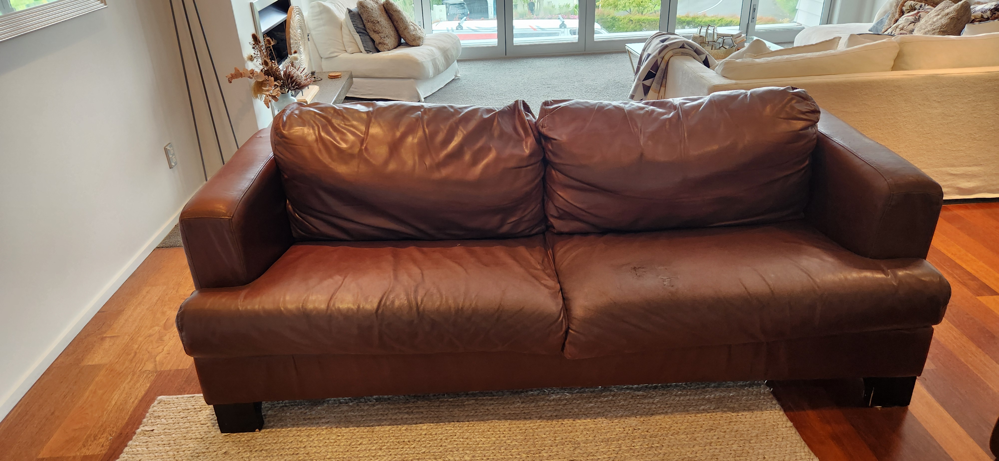 SURFACE REPAIR AND RECOLOUR - Tracy de Nys #1